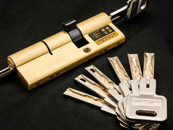 鲁甸24小时上门开锁公司