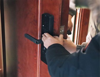 鲁甸24小时上门开锁公司